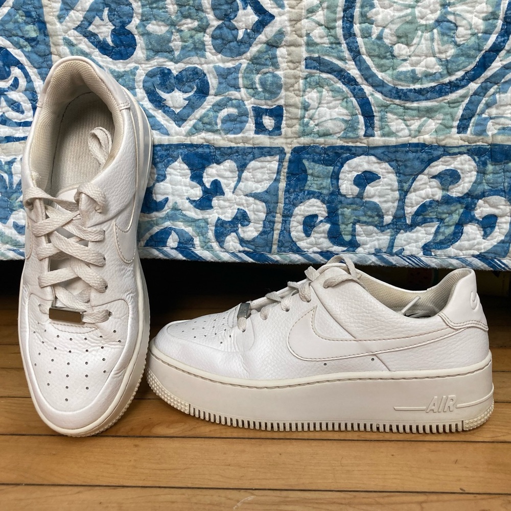 Nike Air Force 1 Sage Low